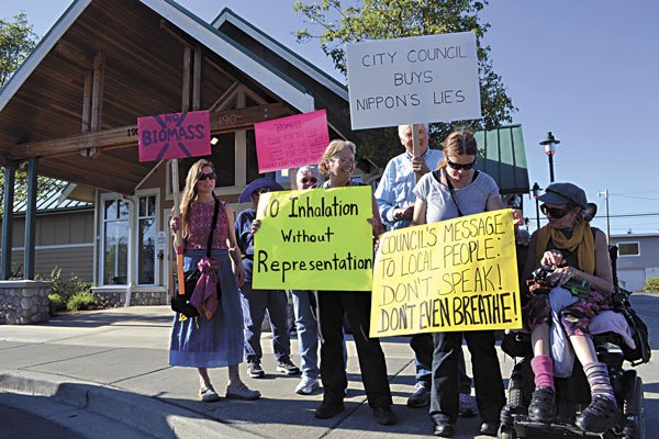 Biomass opponents rally for forum