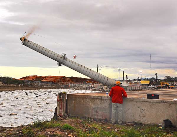 PenPly smokestack finally succumbs to gravity