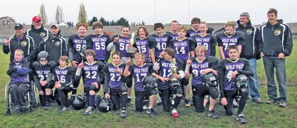 Wolf Pack tops Neah Bay 32-0, takes title