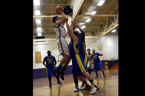 Sequim Boys Basketball: Wolves beat Bremerton