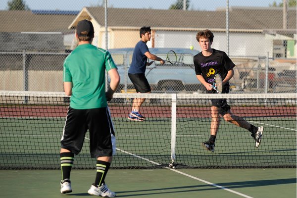 Boys Tennis: Six Wolves to compete at Olympic League tourney