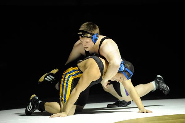 Wrestling: Knights power past Wolves