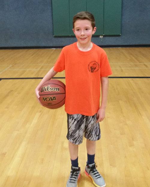 Little comes up big in hoop shoot | Sequim Gazette