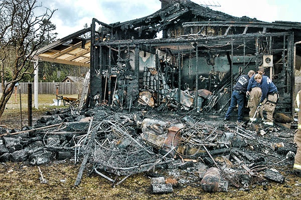 Neighbor rescues homeowners from fire