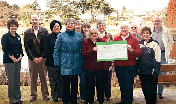 Community chorus gives aid to helpers