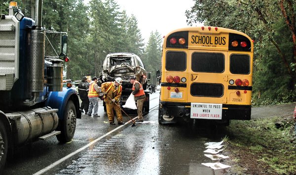 Discovery Bay wreck involves PT school bus