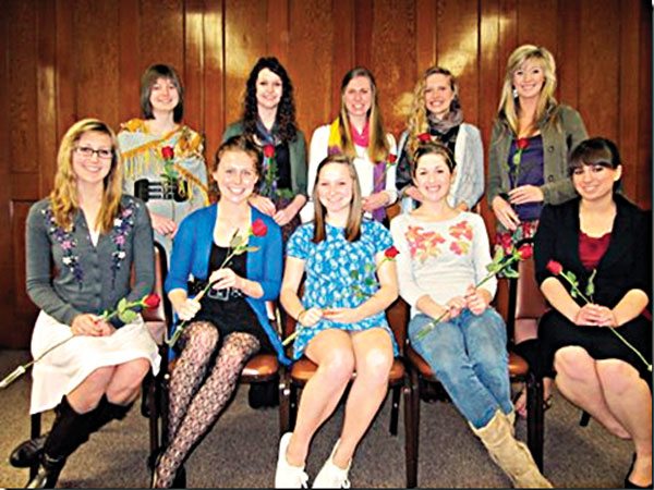 University women pick top Sequim students