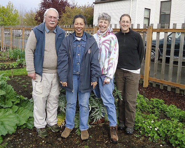 Veteran Master Gardeners Bob Cain