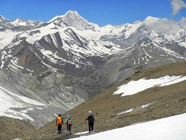 Descending Phulbari Pass