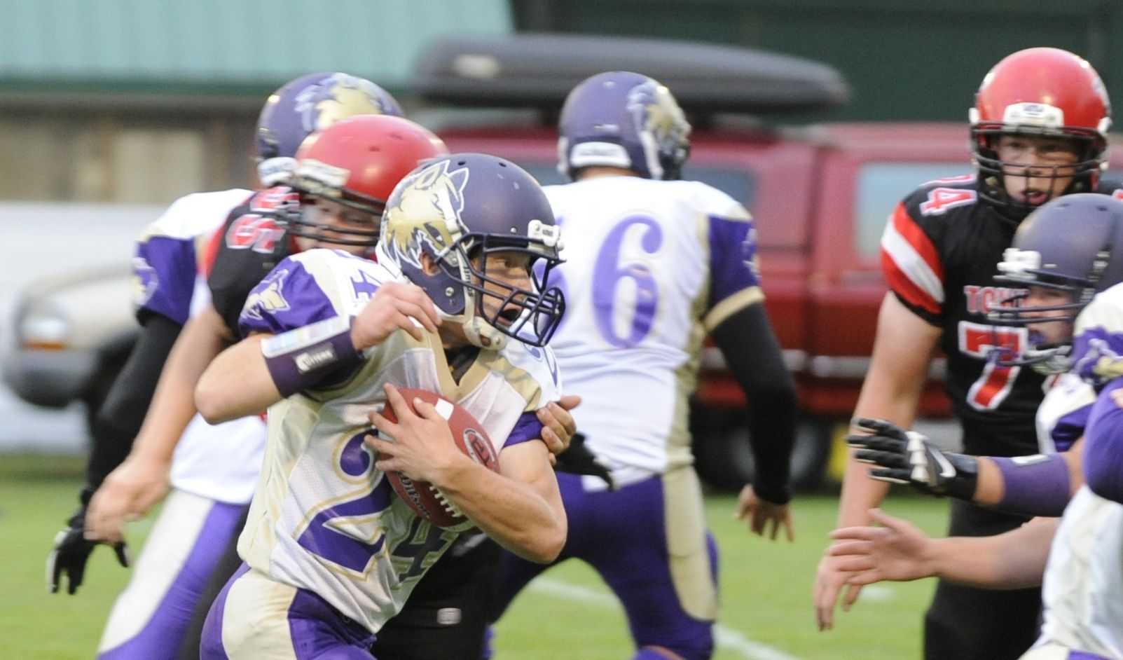 Sequim’s Hayden Gresli looks for running room in the Wolves’ 27-26 win at Port Townsend on Sept. 2. See more photos at https://www.flickr.com/photos/119537964@N04/albums/72157672415108451. Sequim Gazette photo by Michael Dashiell