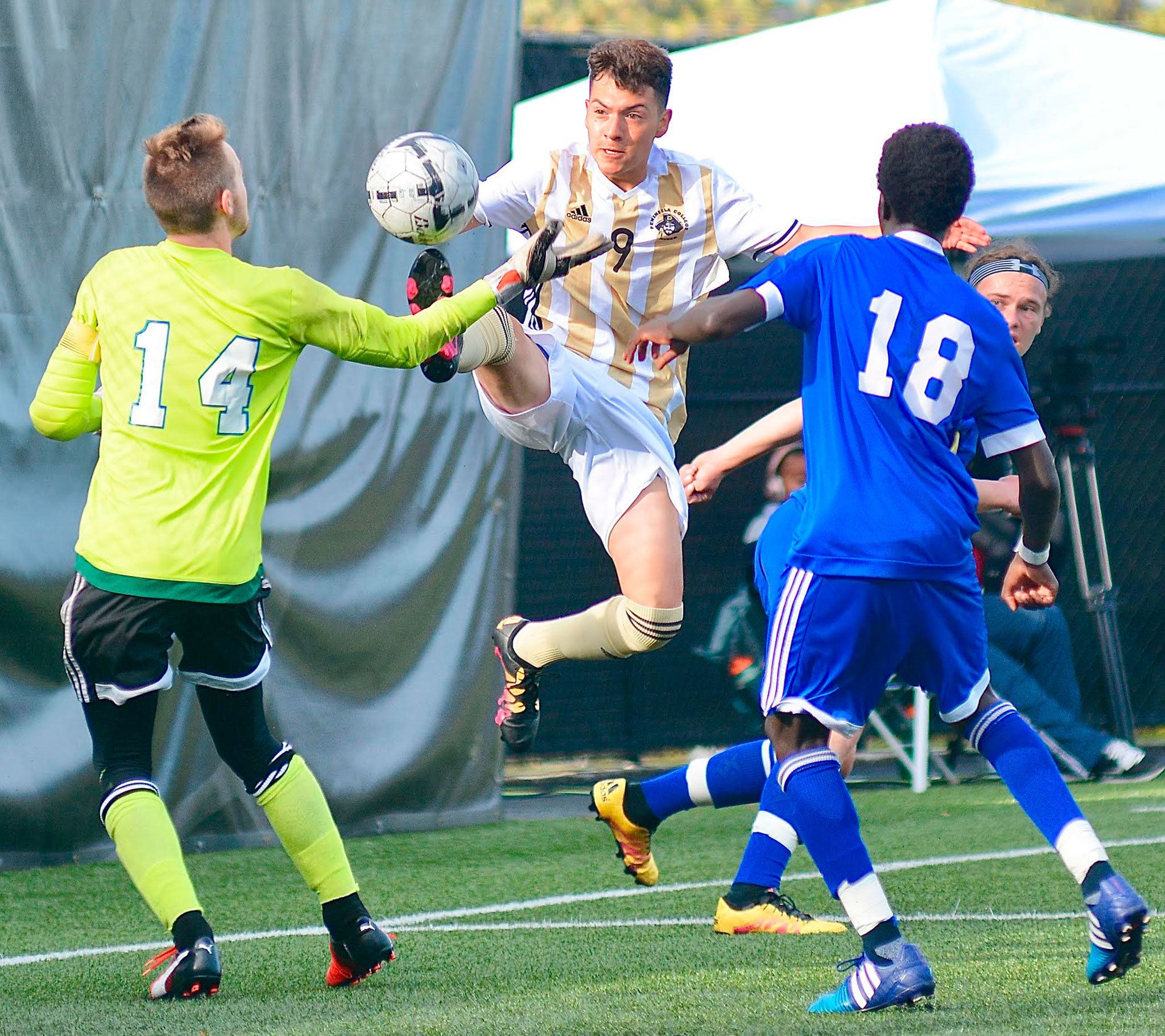 Men’s soccer: Pirates finish unbeaten in regular season