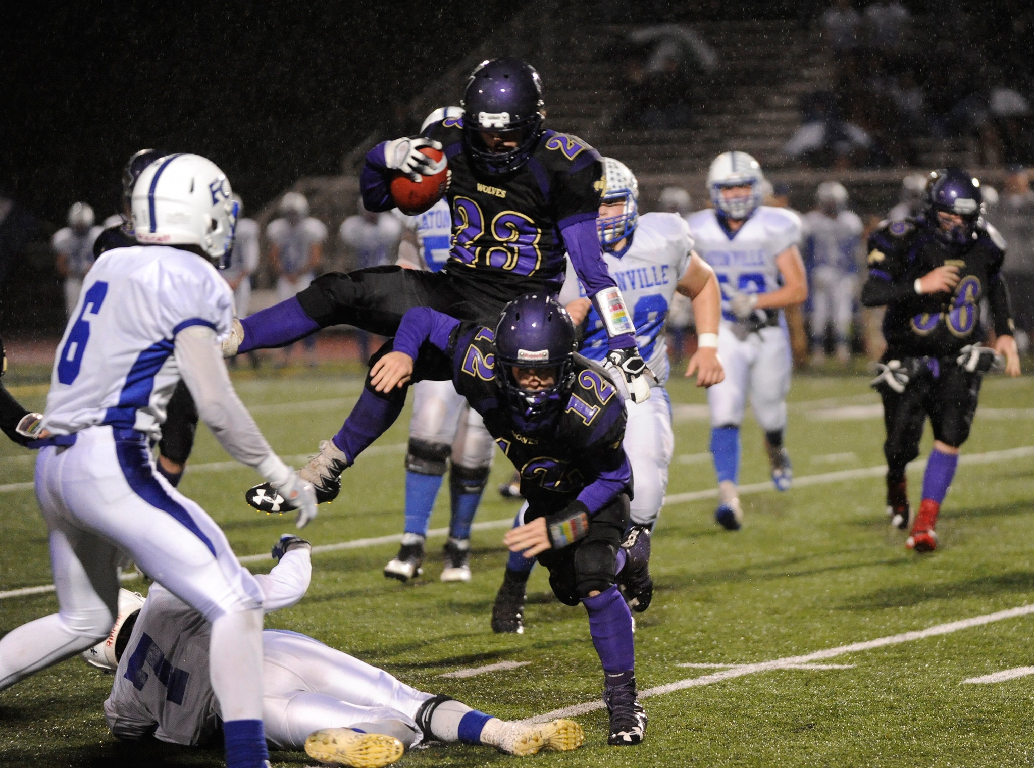 Football: Eatonville upends Sequim in playoff