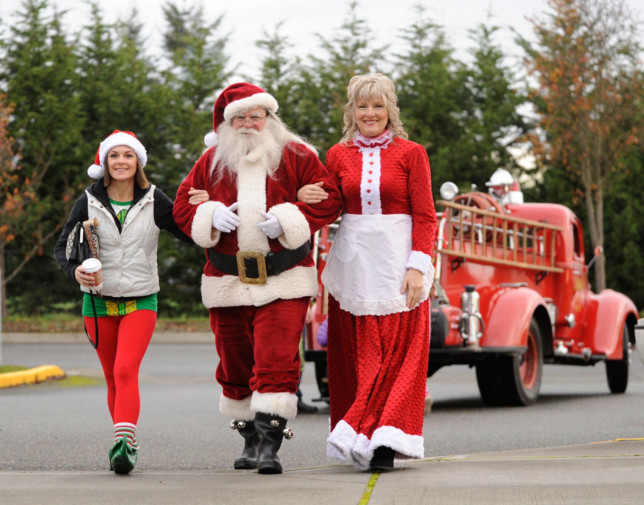 Clauses help Christmas come early in Sequim