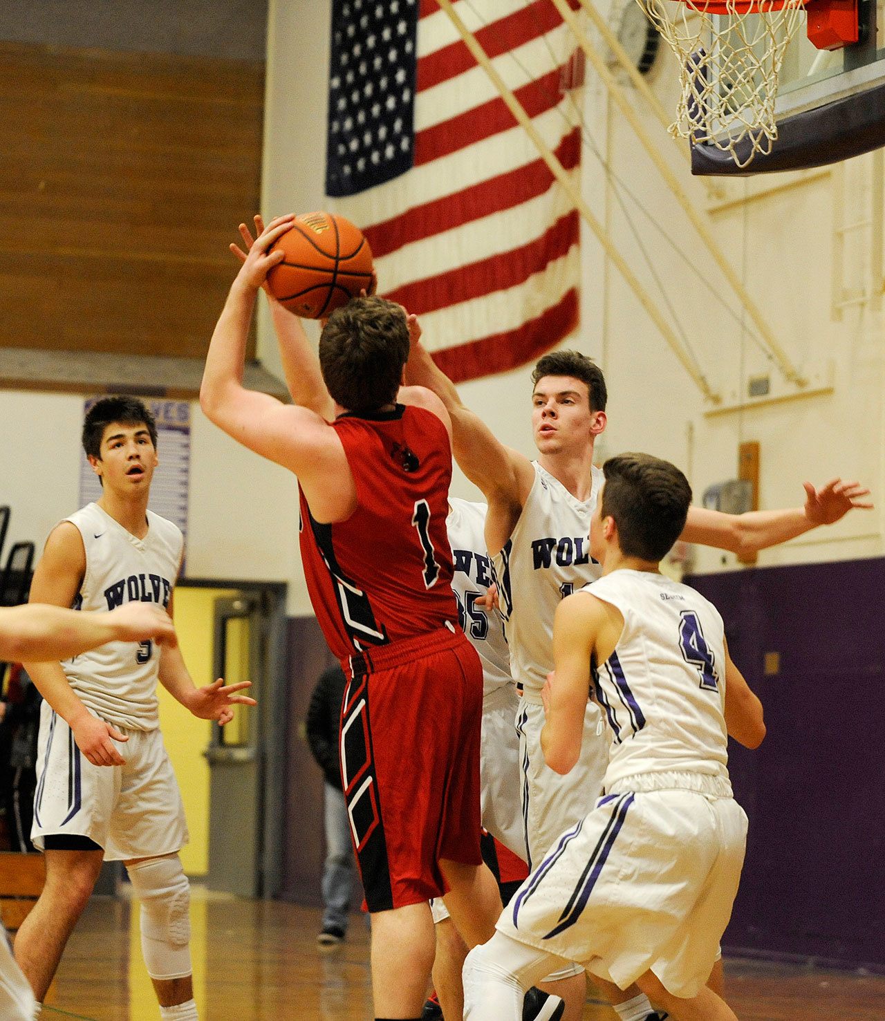 Boys basketball: Wolves cap season with three-game win streak