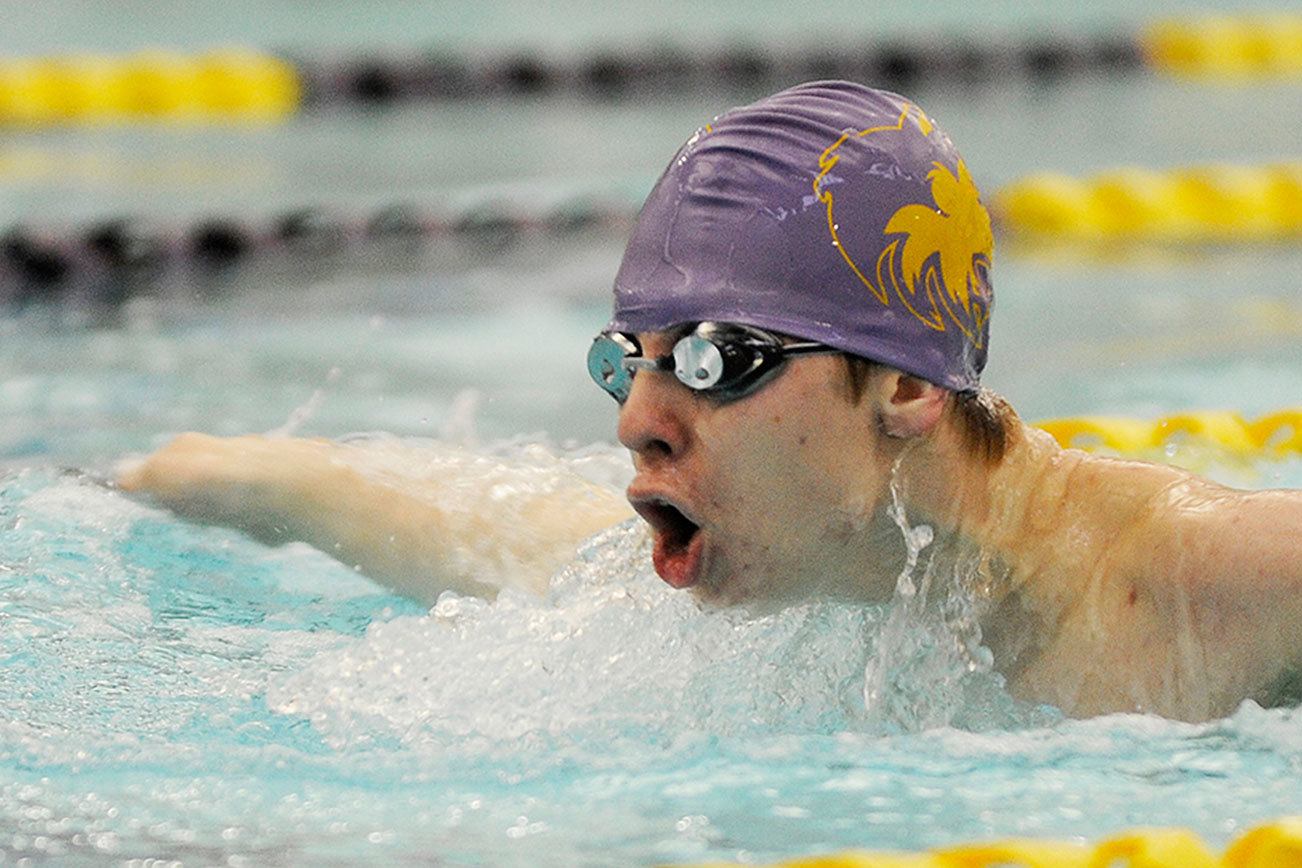 Boys swimming: Wolves finish strong in final home meet