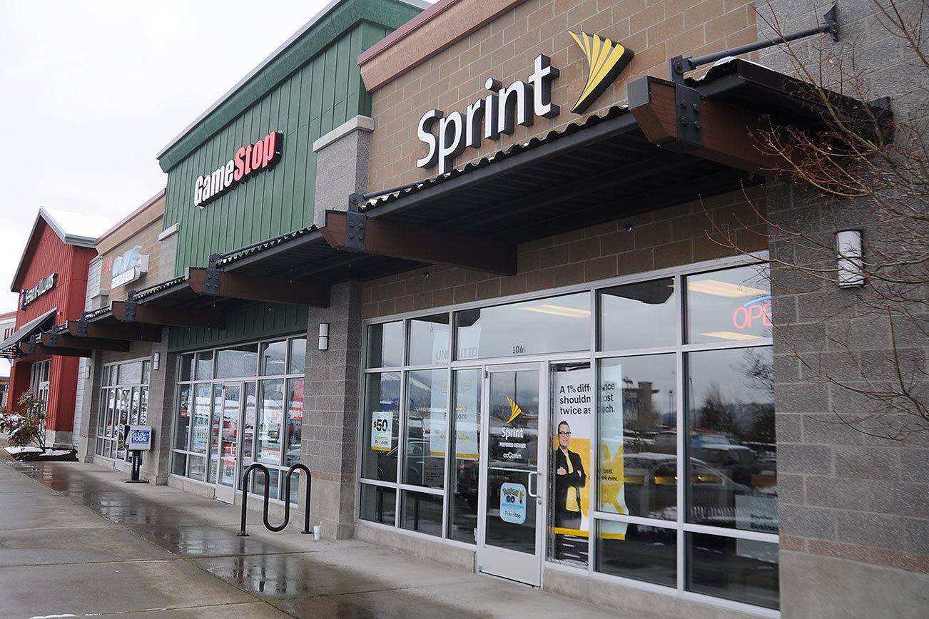 Teen arrested for allegedly burglarizing Sprint store