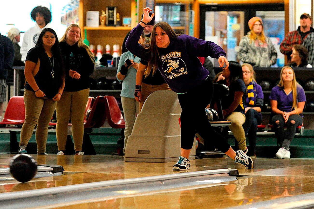 Girls Bowling: Staus heads to state