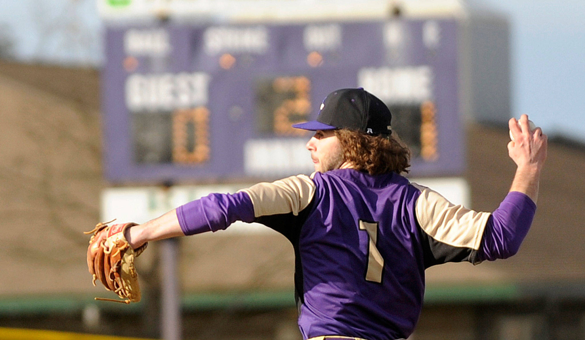 Baseball: Wolves get big win versus NK’s Vikings