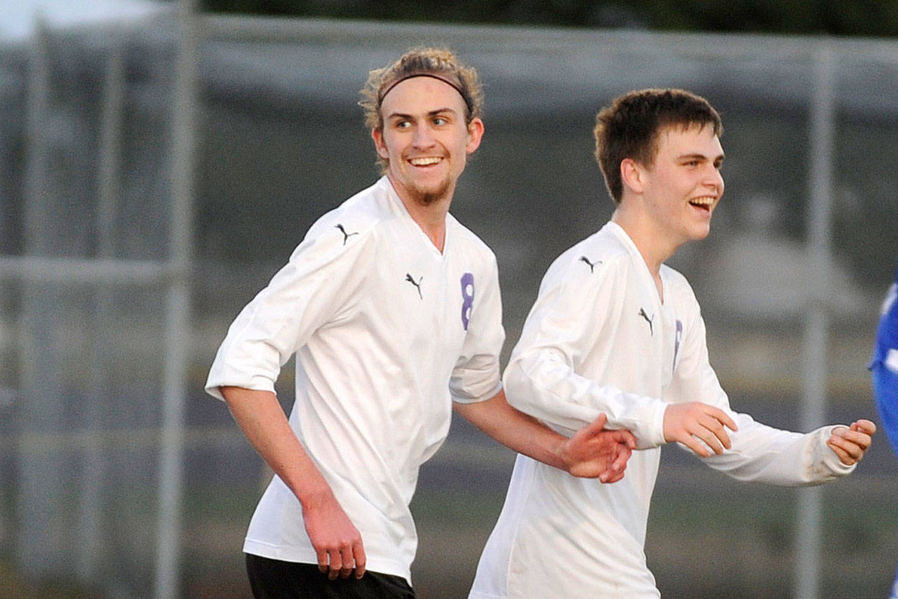 Boys soccer: Wolves overwhelm Olympic, tie Fife