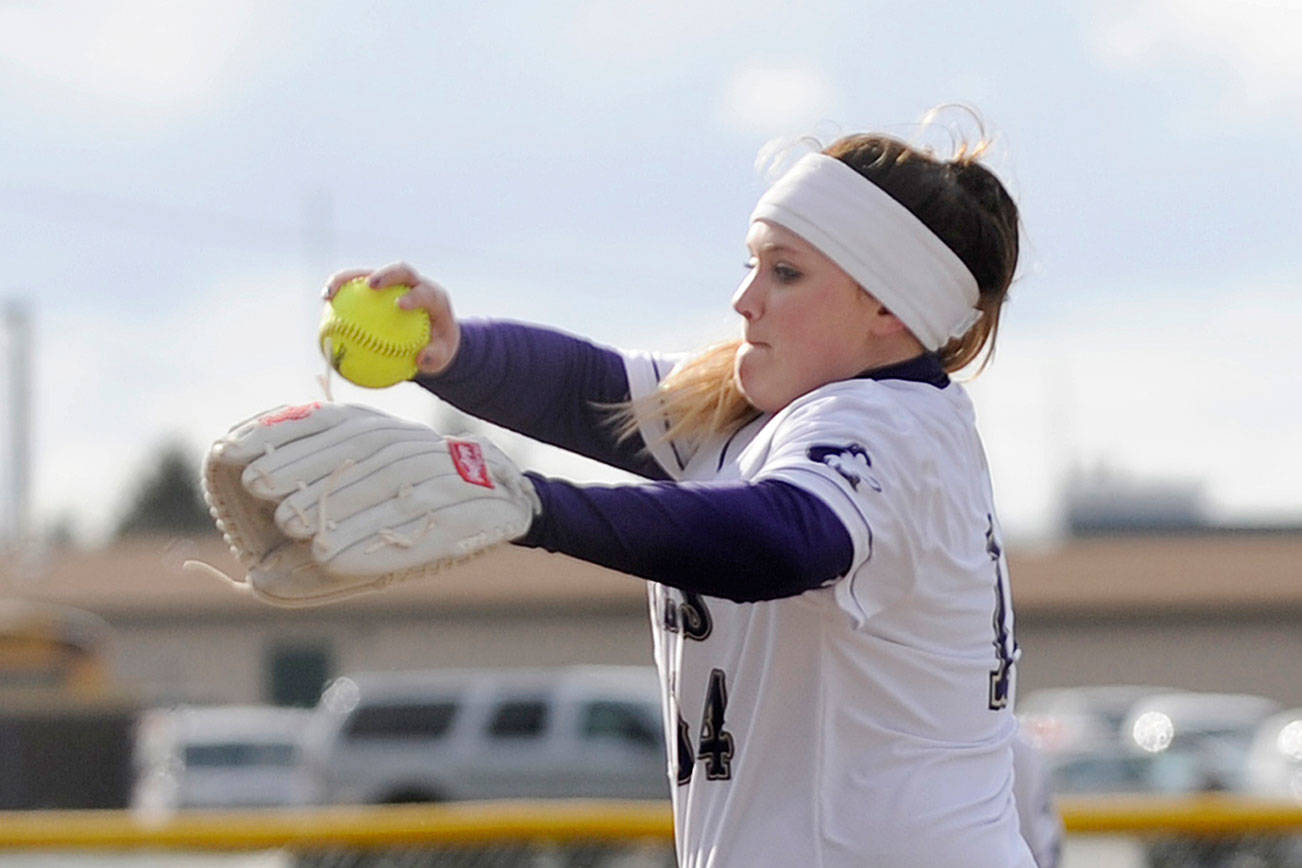 Fastpitch: Dennis leads in Wolves’ win over Kingston