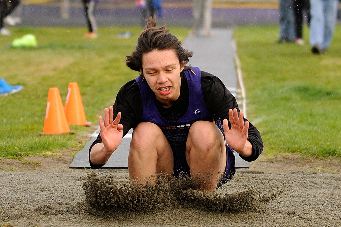 Track and Field: Sequim boys earn a sweep, Bremerton edges SHS girls