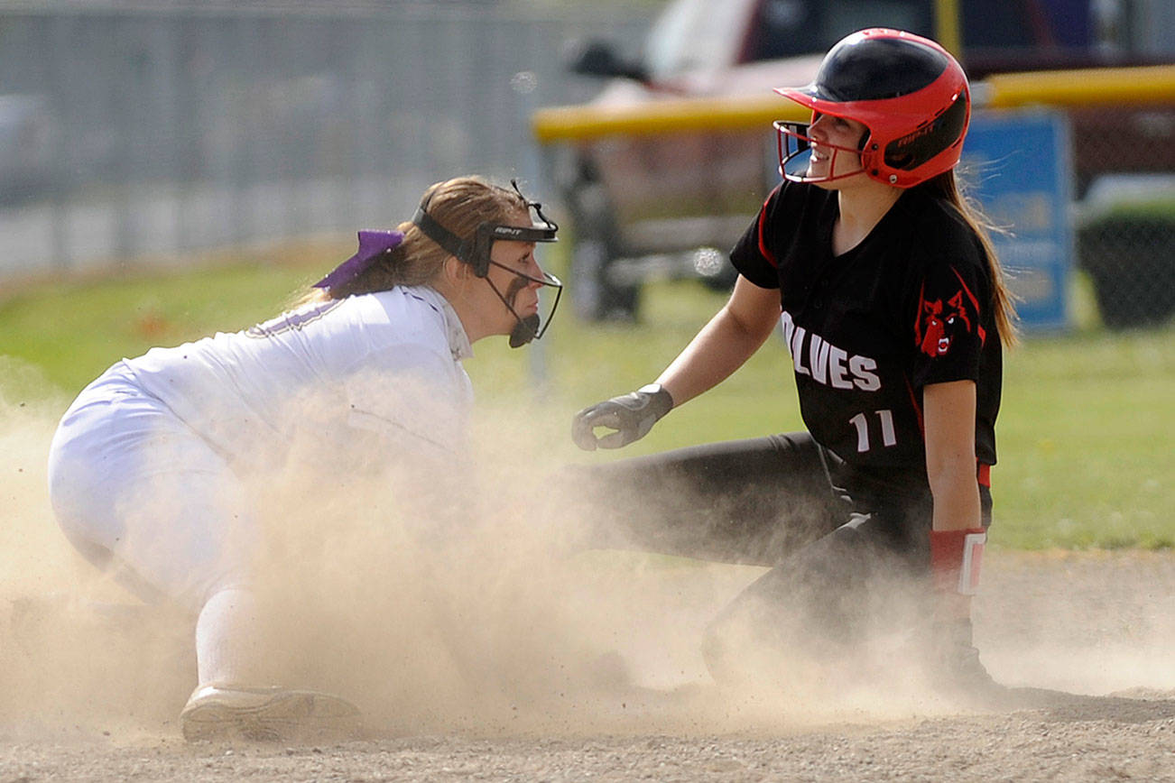 Fastpitch: Wolves take Olympic League’s No. 3 seed to districts