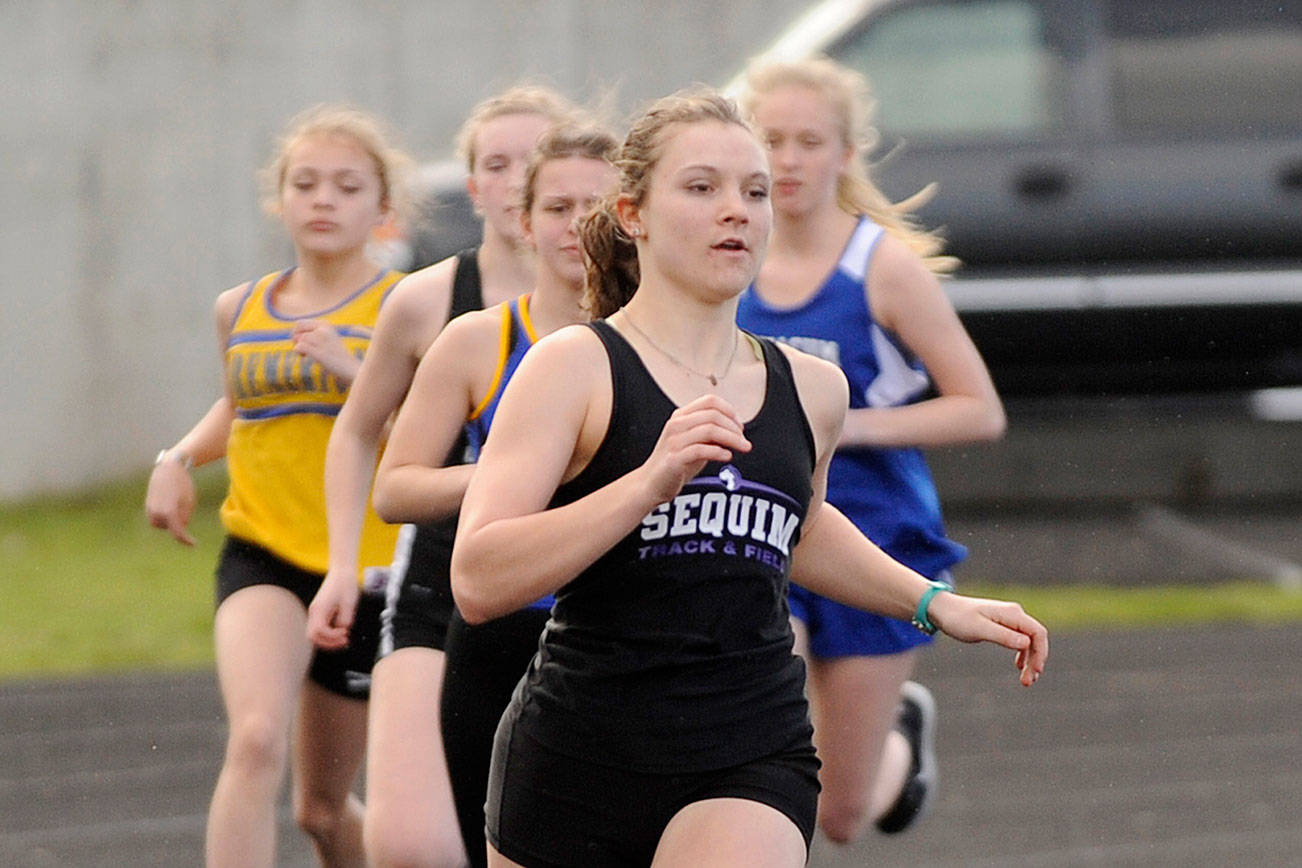 Track & Field: Nine runners, jumpers and throwers make trek to state