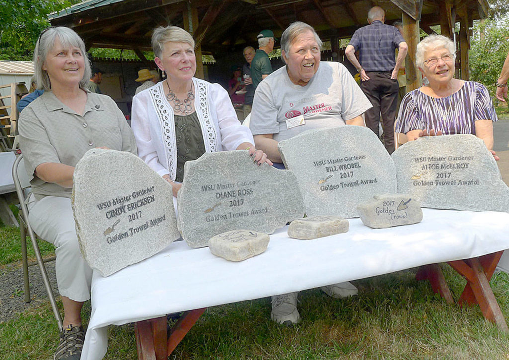 Golden Trowel Award Presented To 4 Master Gardeners | Sequim Gazette