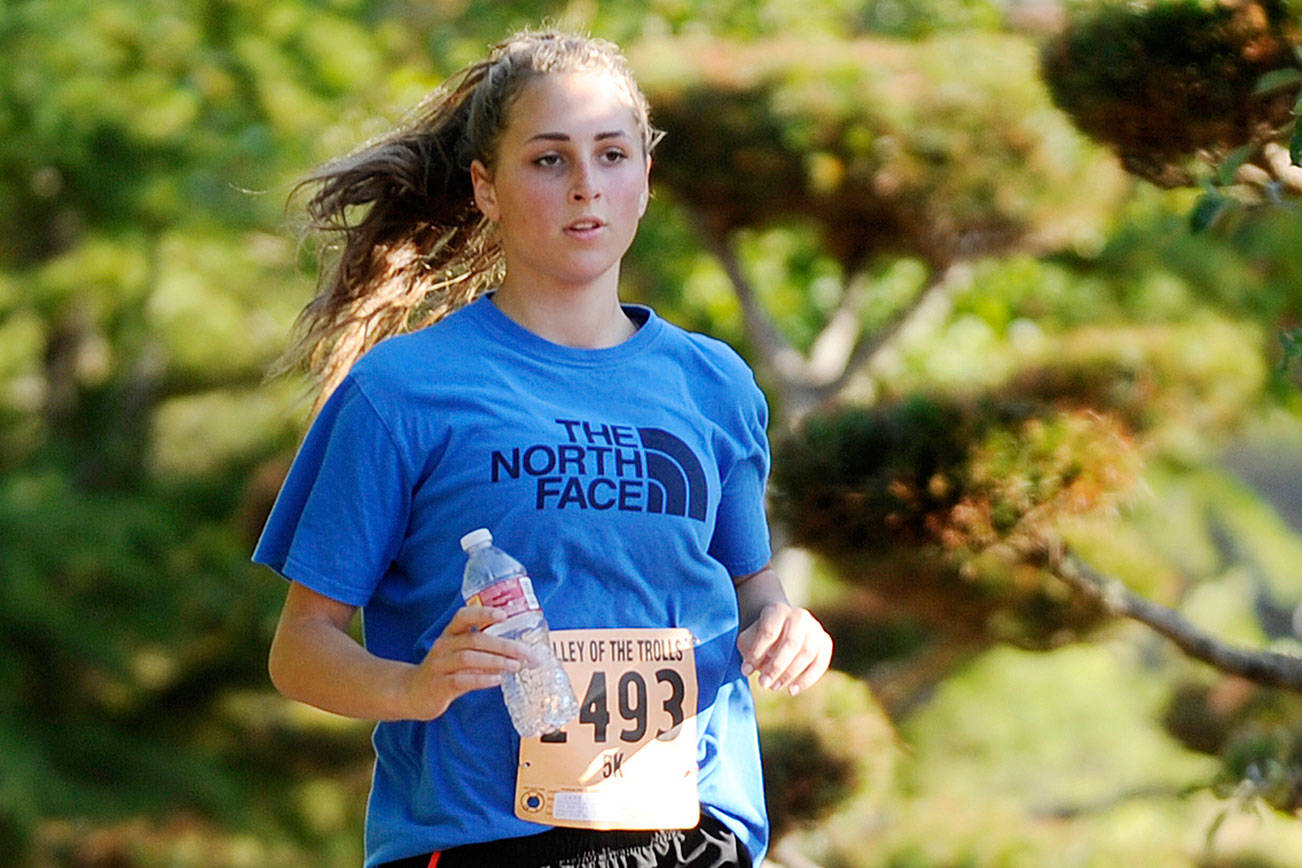 Runners, walkers take to Troll Haven