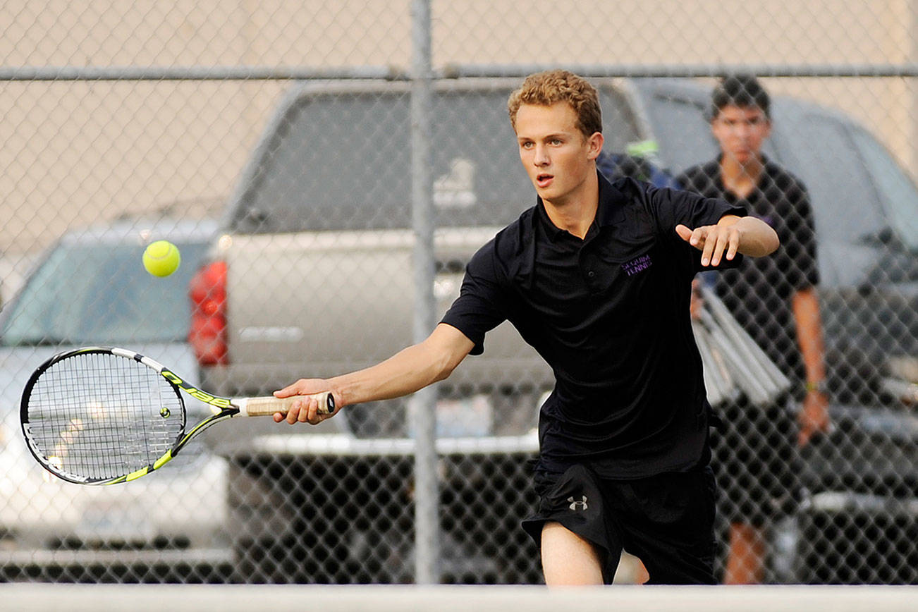 Boys tennis: Wolves batter Bulldogs, 7-0