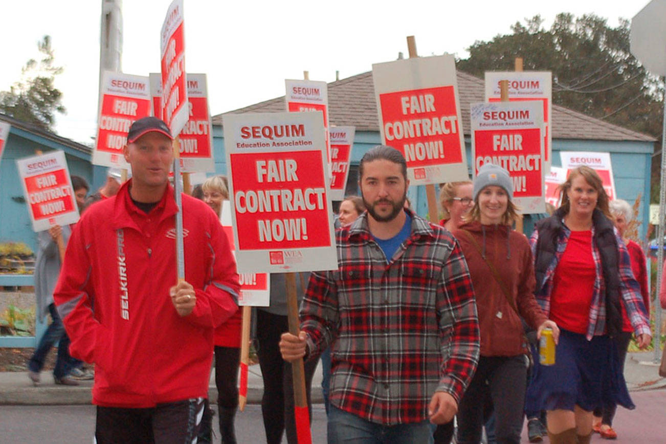 Sequim teachers pause strike deadline