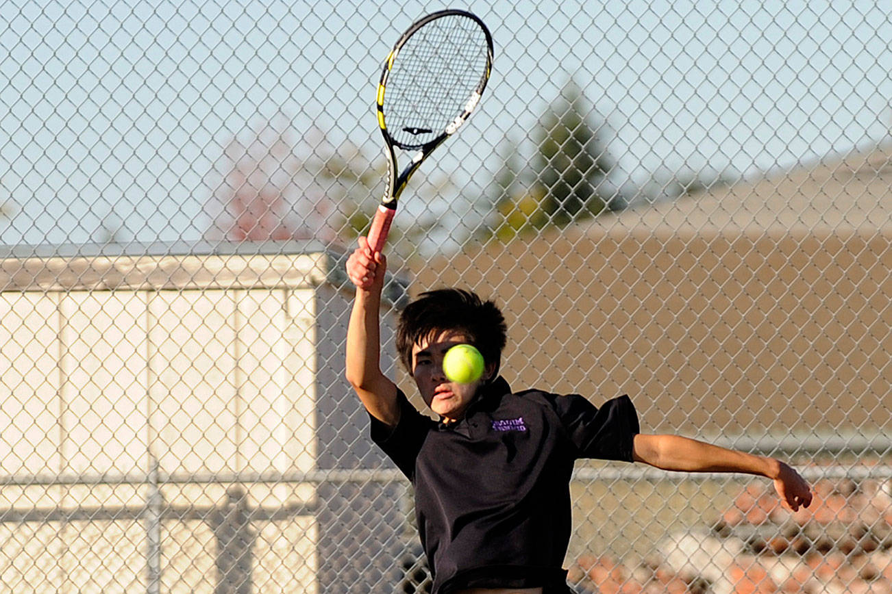 Boys tennis: Riders edge past Wolves for third place