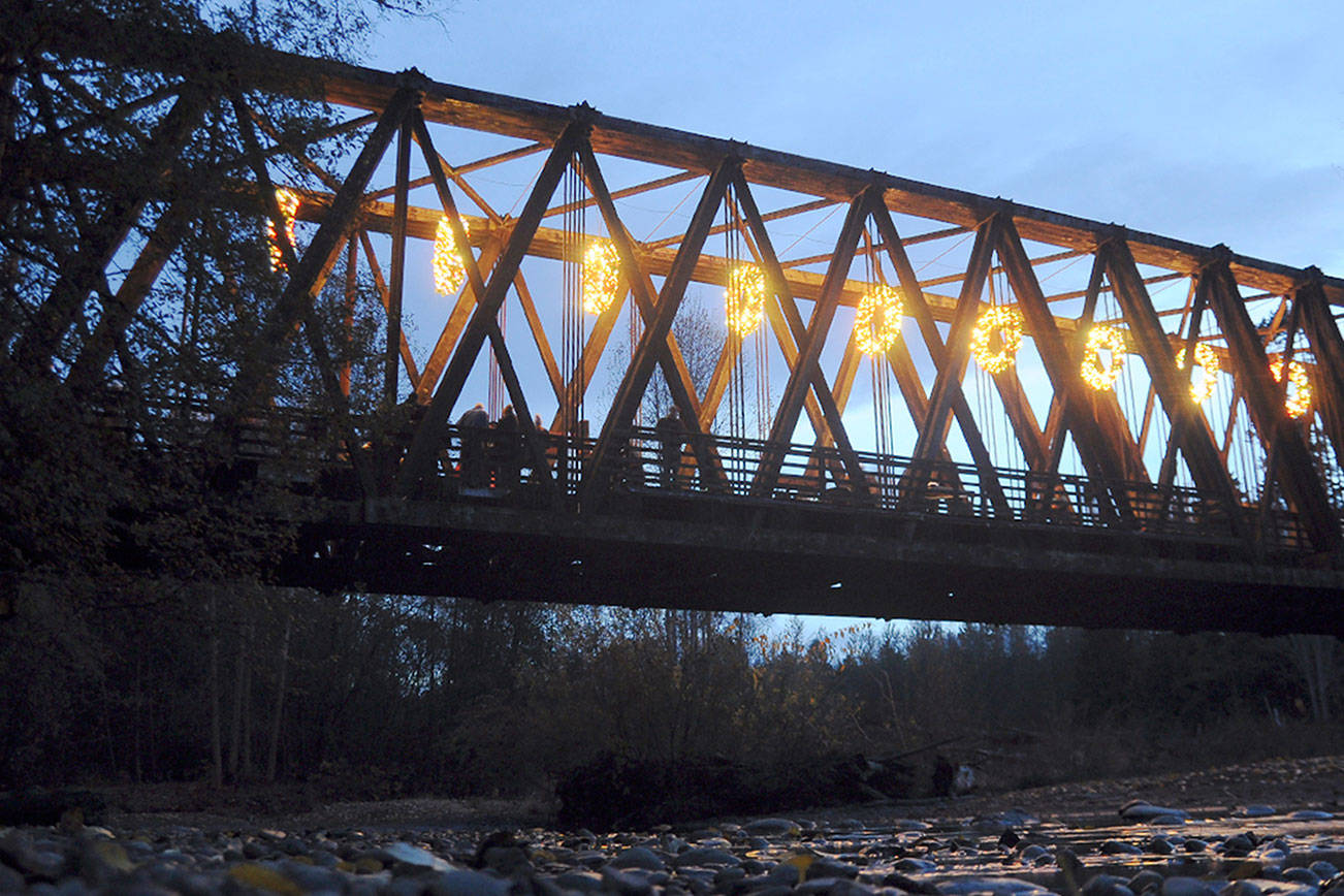 Bridge-lighting ushers in the holidays | Sequim Gazette