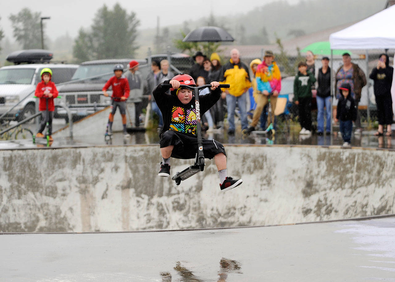 Skate park users weather storm for fundraiser