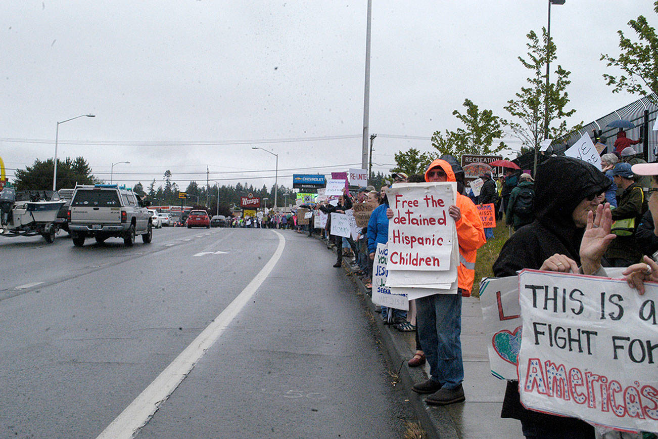 Peninsula protest sees more than 675 rally against federal immigration policy