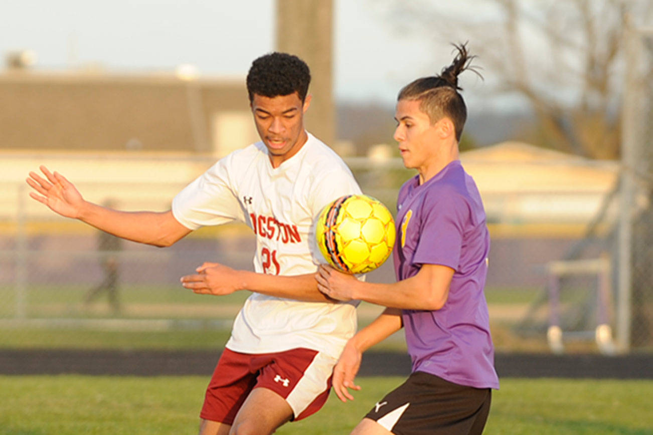 Boys soccer: Wolves edge Bulldogs, Bucs to stay unbeaten