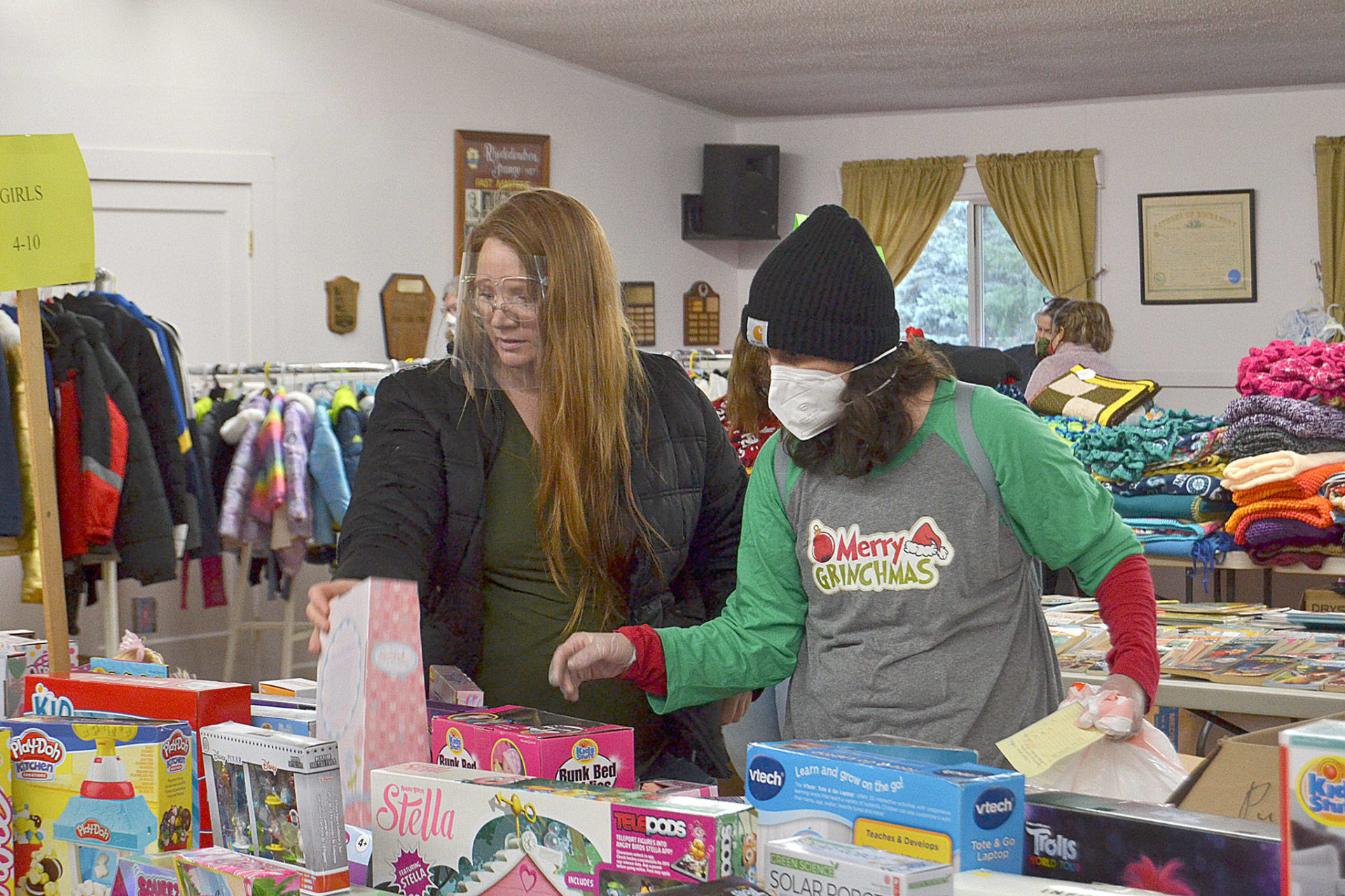 Community Aid keeps Christmas going during Covid | Sequim Gazette