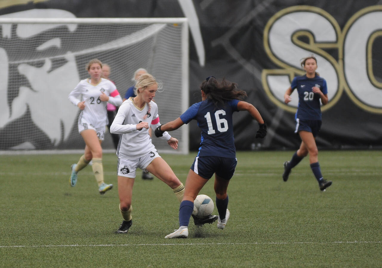 Sequim Gazette photo by Michael Dashiell
Peninsula’s Millie Long, left, pictured here looking to get past Bellevue’s Malia Fernandez in a 6-0 Pirate home win on Oct. 26, was recently named the NWAC North Region’s MVP for 2022. The former Port Angeles High standout led the Pirates with 19 goals.