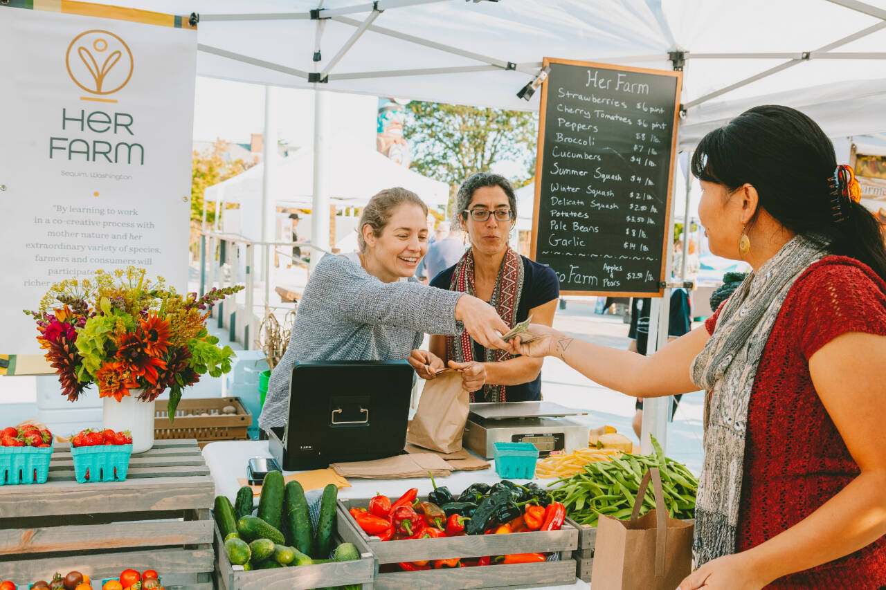 Farmers markets thrive as customers and vendors who latched on during the  pandemic remain loyal