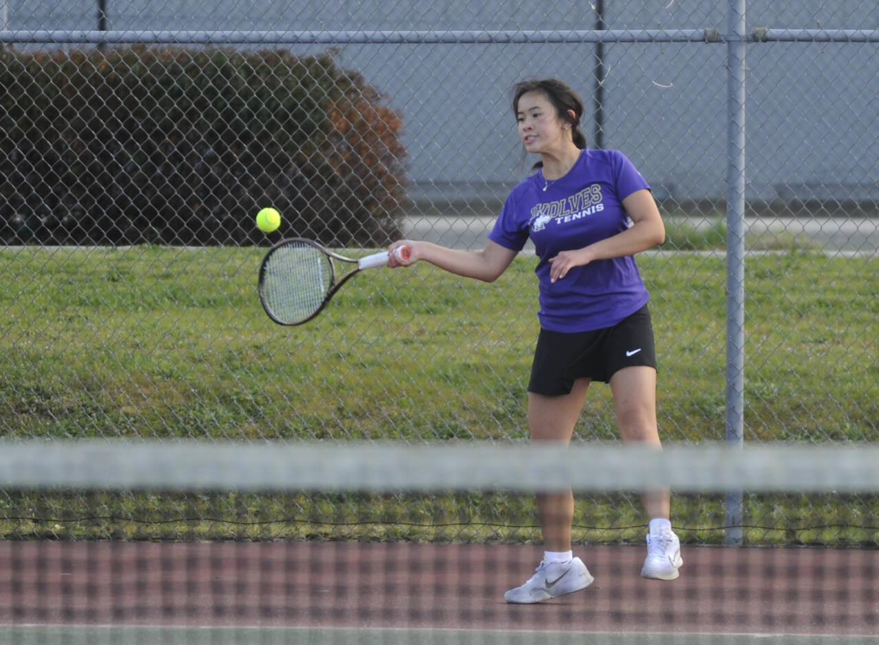 Sequim Gazette photo by Michael Dashiell
Sequim’s Tiffany Lam returns a shot in singles play agains Bainbridge’s Ruby Morrow on April 9. Lam improved to 10-1 on the season with three singles wins last week.