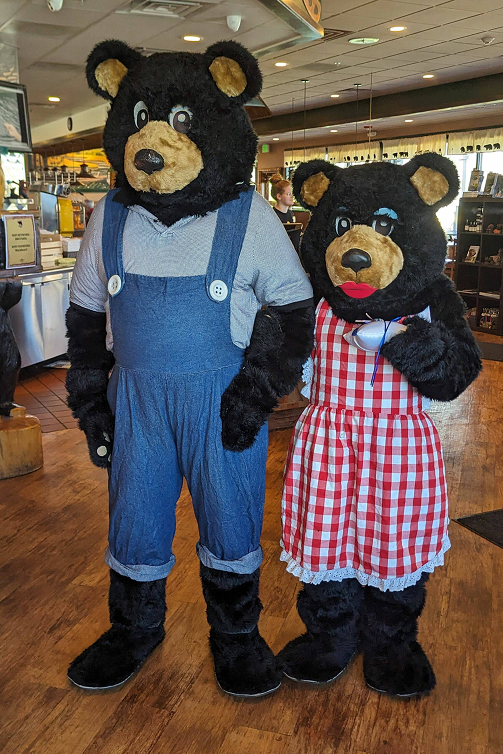 Long-time customers wed inside Black Bear Diner | Sequim Gazette