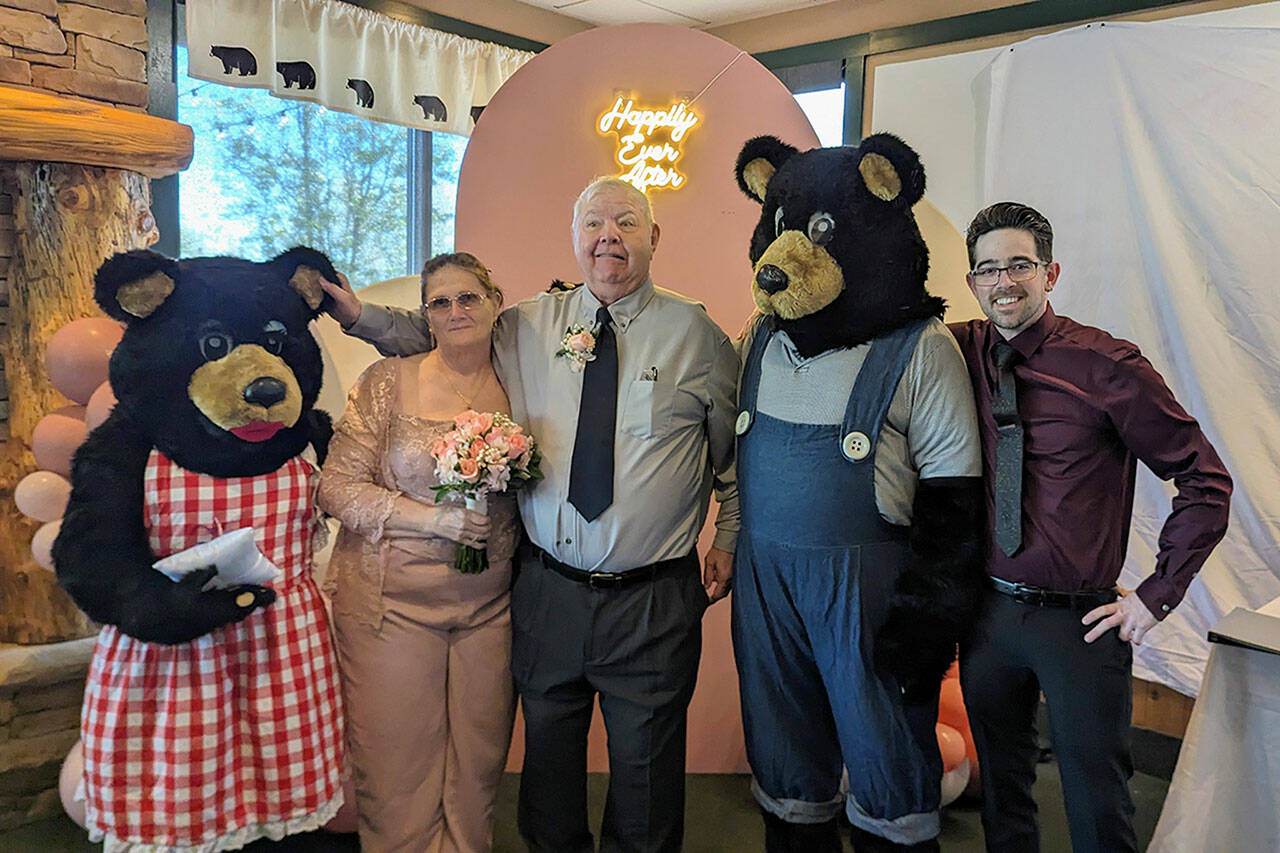 Long-time customers wed inside Black Bear Diner | Sequim Gazette