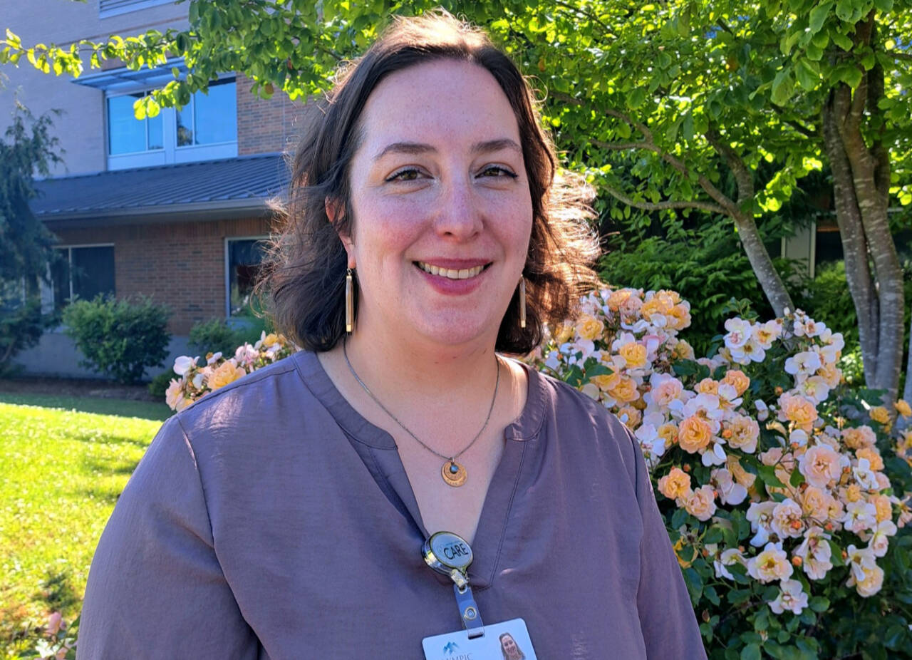 Photo courtesy Olympic Medical Center
Surgery coordinator Kate Ross recently received the OMC BEE (Being Excellent Every Day) Award for her “diligent work effort, reliability and consideration for her coworkers and the patients.”