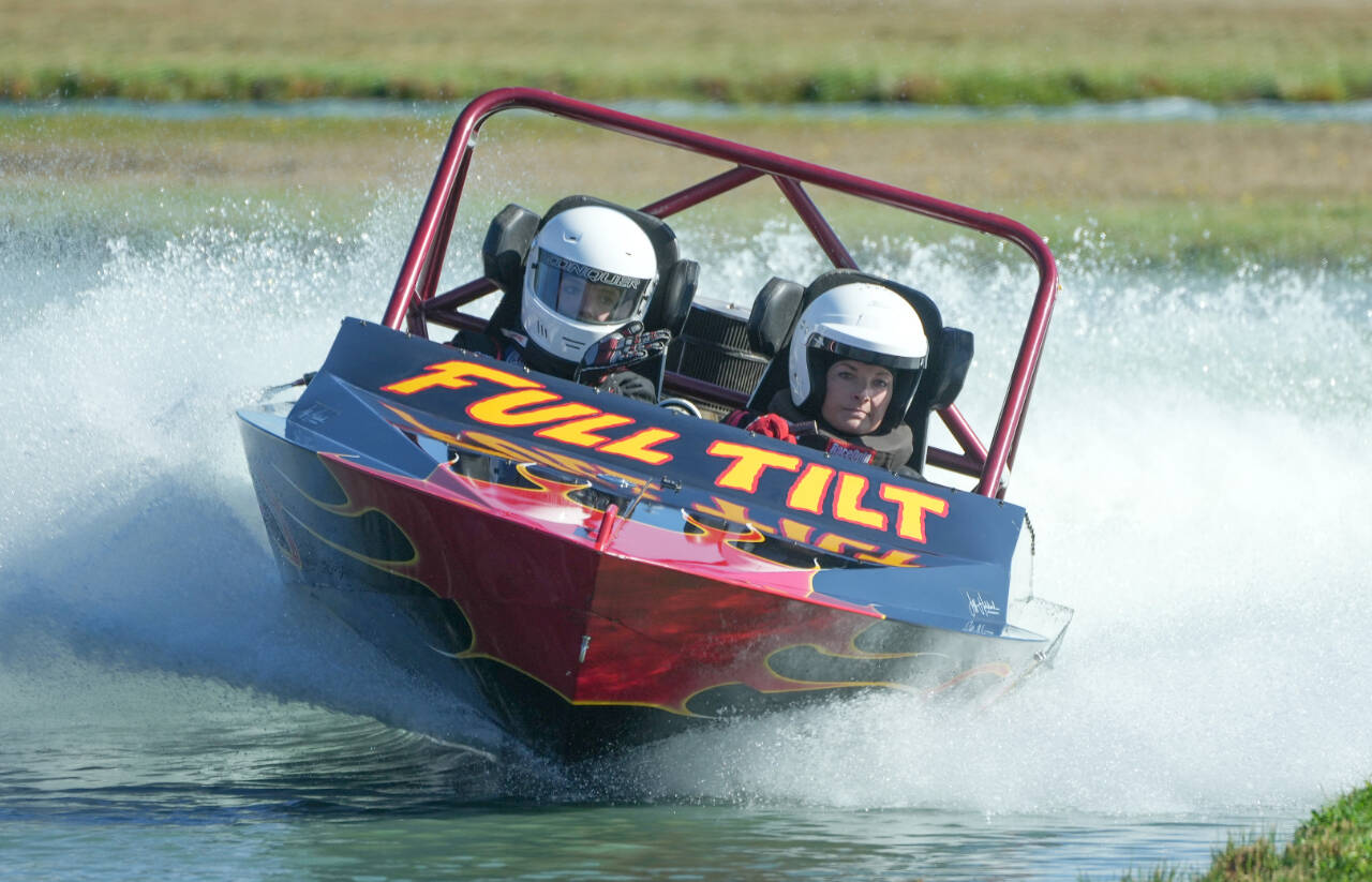 Photo by Jeff Halstead / The Full Tilt 03B boat out of Snohomish, driven by Scarlett Taylor and navigated by her daughter Sophia Taylor, takes on the course at the Extreme Sports Park in the modified qualifying rounds in September 2023.