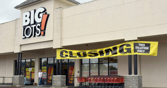 KEITH THORPE/PENINSULA DAILY NEWS
The Big Lots! store in the Port Angeles Plaza Shopping Center is among those being closed by the company for performing under expectations.