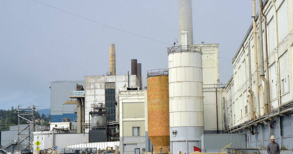 The McKinley Paper Co. mill in Port Angeles sits mostly idle on Thursday. (Keith Thorpe/Peninsula Daily News)